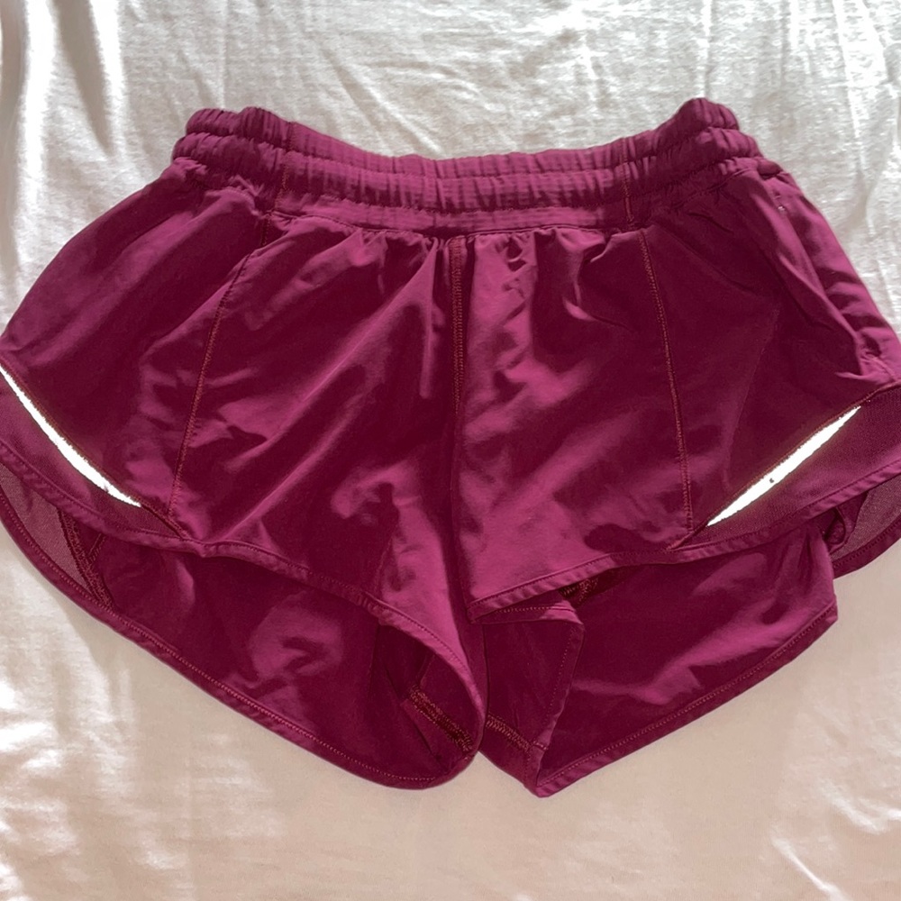 hotty hot lululemon shorts